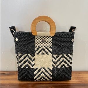 Artisan Handmade Black/White Checkered Basket Weave Medium Tote Wooden Handle